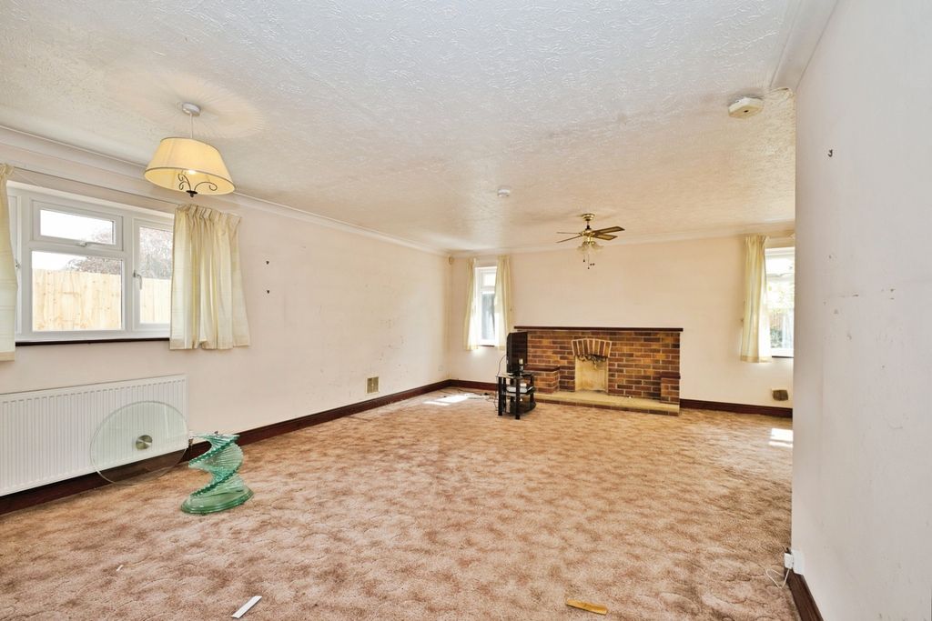 Property photo 2 of 29 Pbox-Img.Jpg
