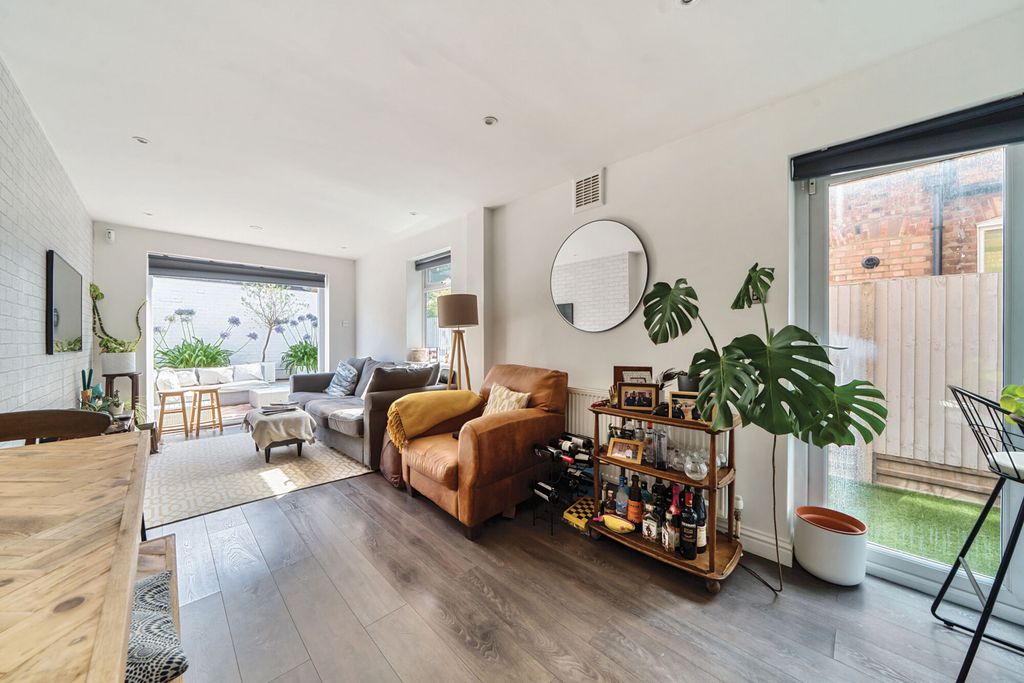 Property photo 1 of 20 1334642-12-68921A...