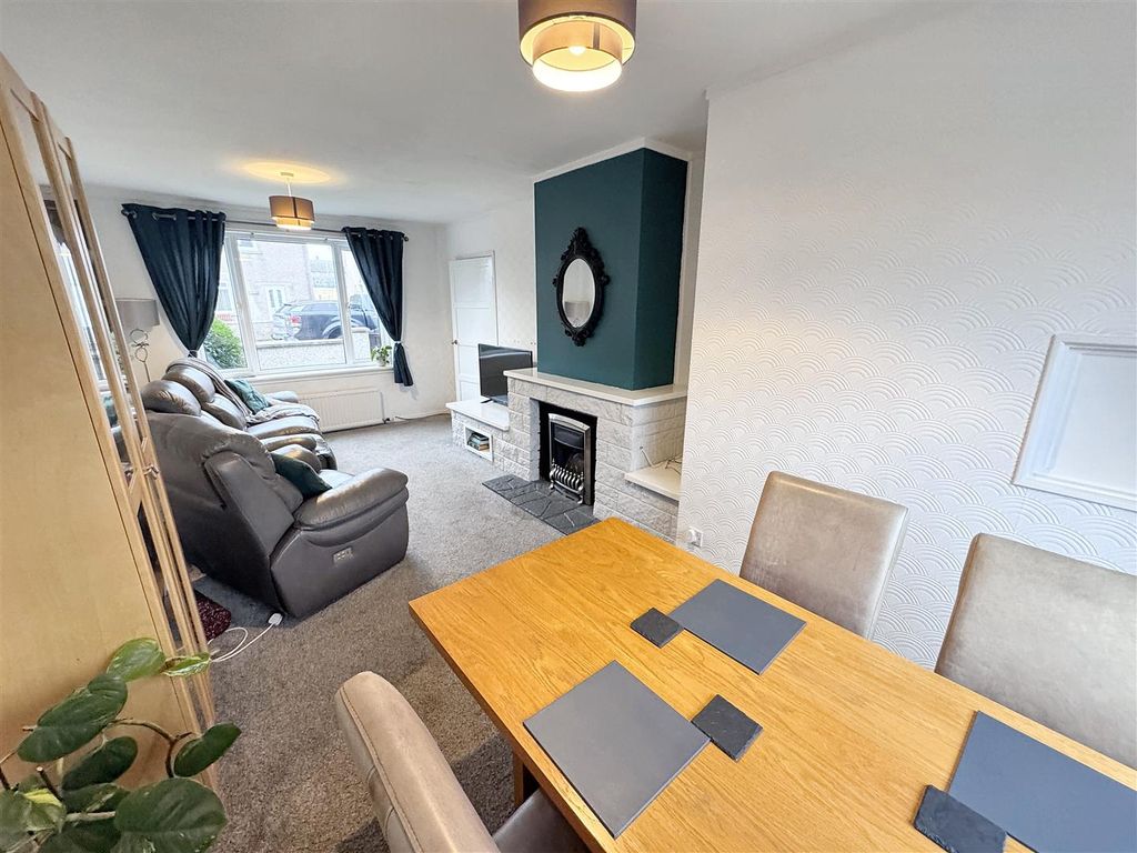 Property photo 3 of 15 Lounge/Dining Room