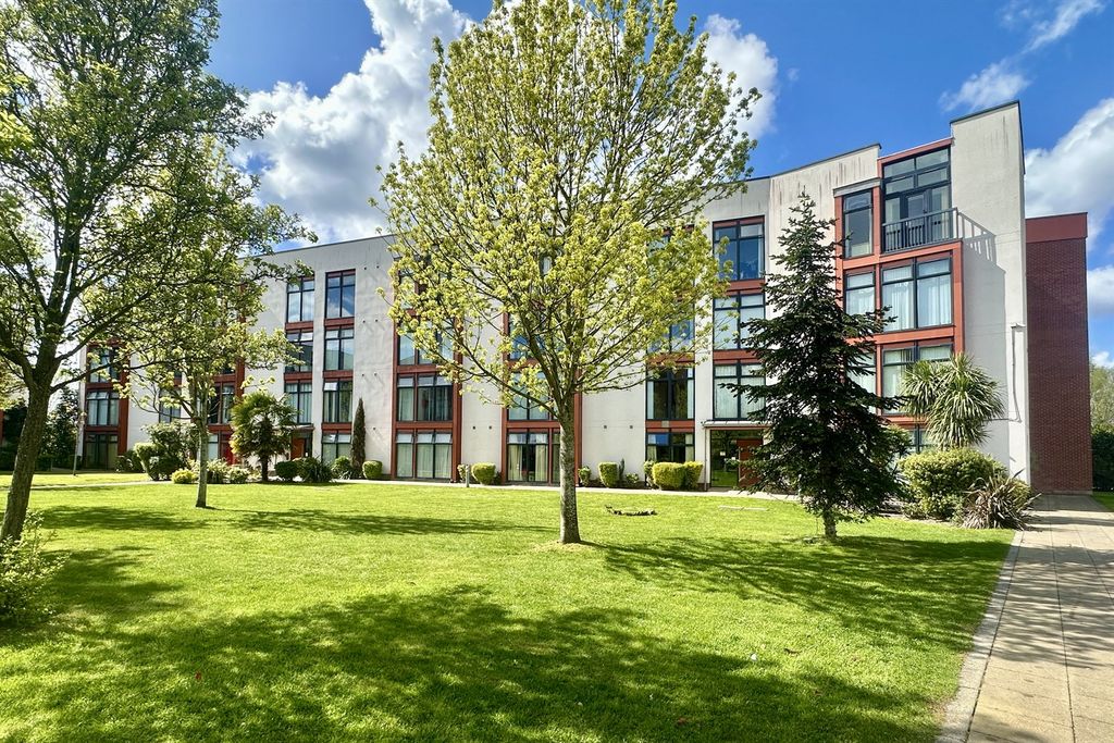 Property photo 1 of 9 (Main)