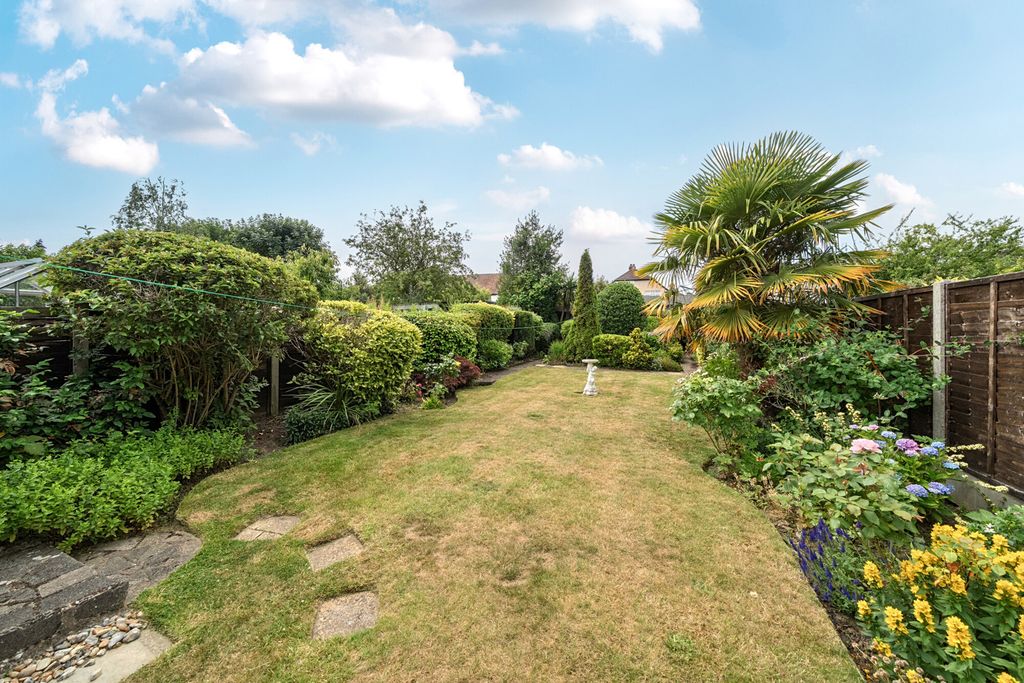 Property photo 2 of 21 Garden