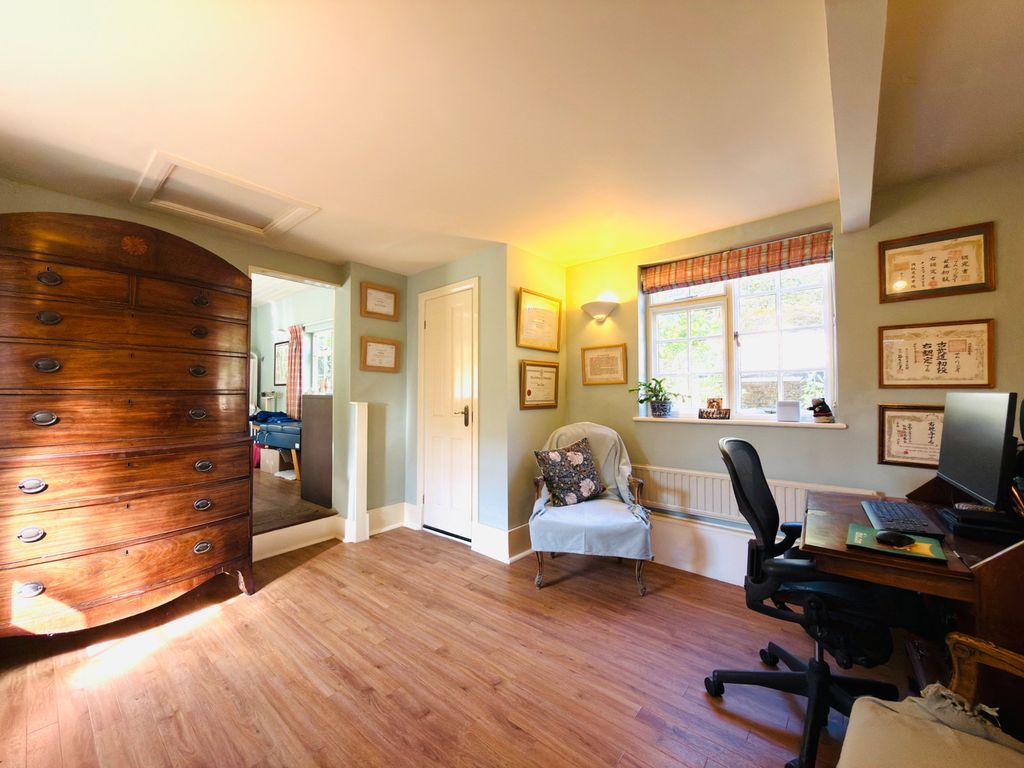 Additional image 13 of 5 bed detached house for saleBangors Road South, Iver SL0