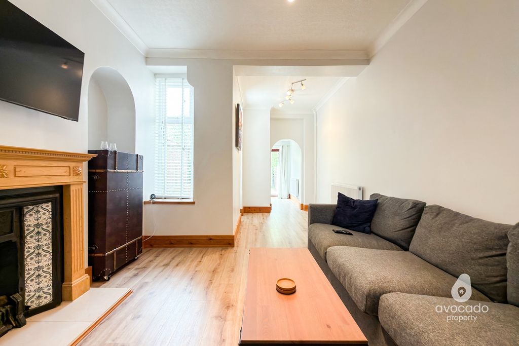 Property photo 2 of 11 5046004