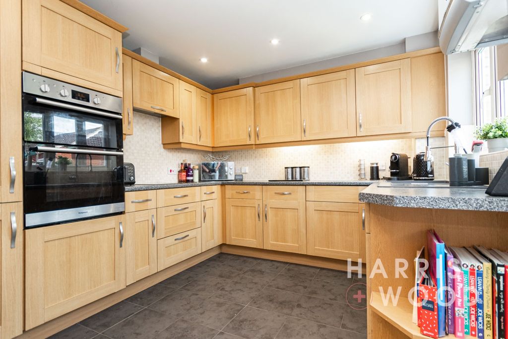 Property photo 2 of 24 4309132