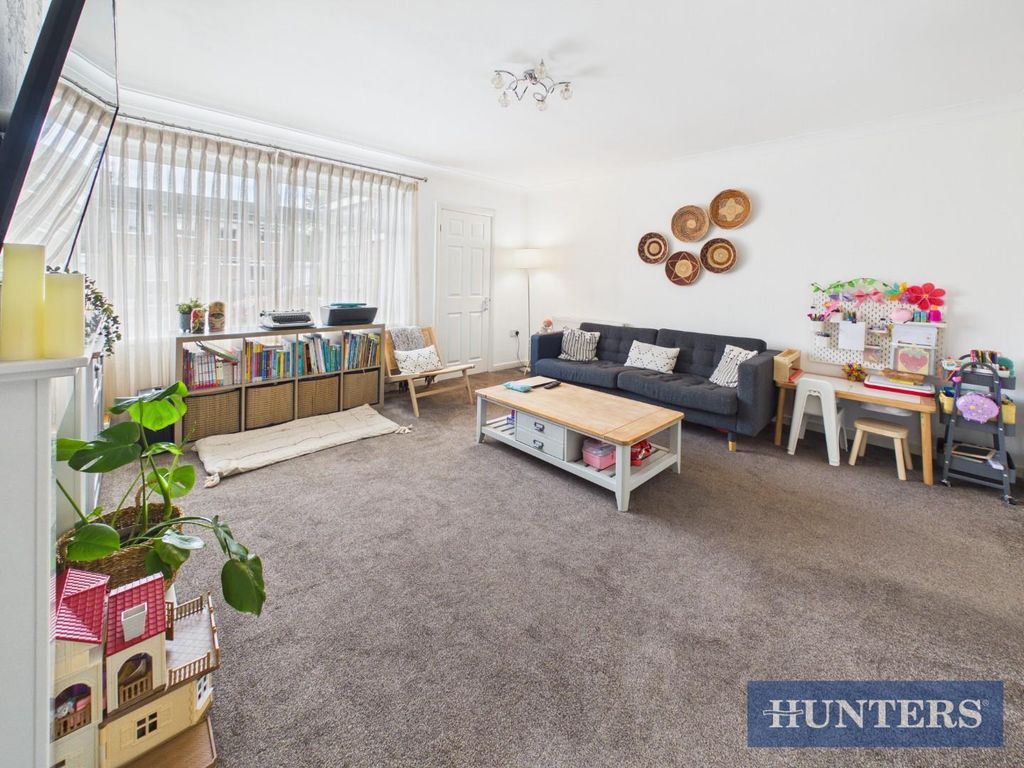 Property photo 3 of 20 Living Room