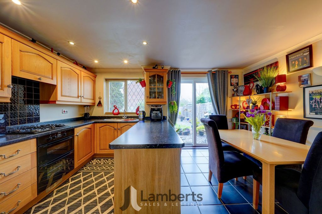 Property photo 3 of 19 Kitchen/Diner