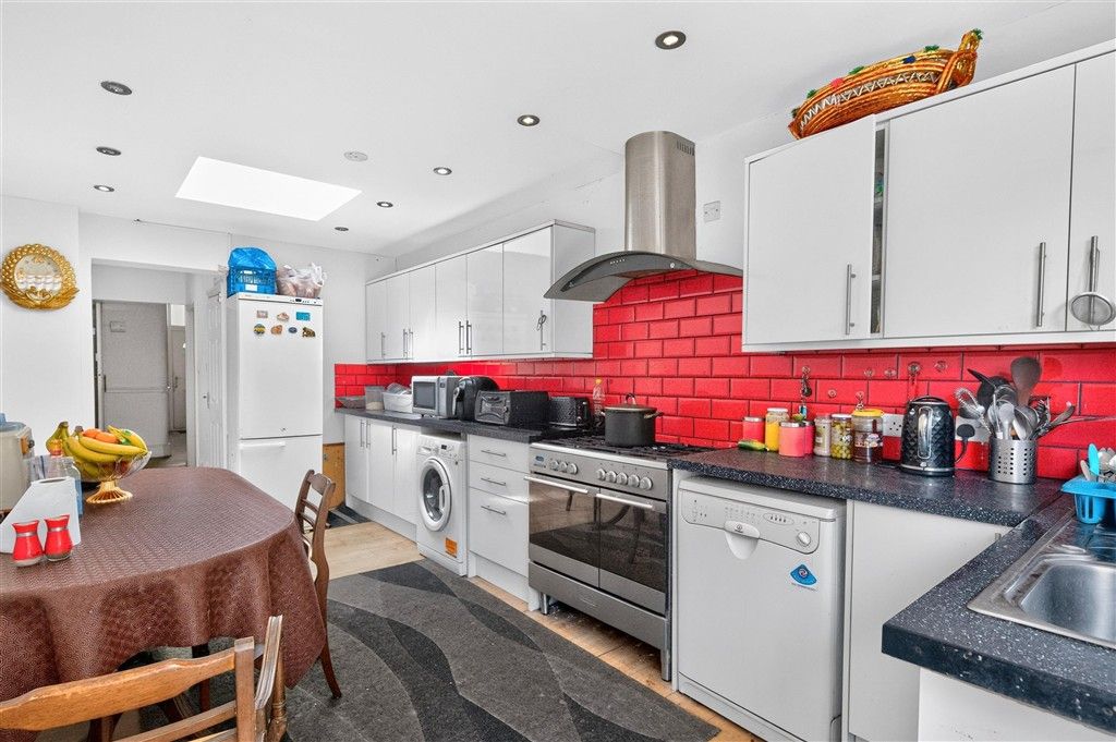 Property photo 2 of 12 Kitchen