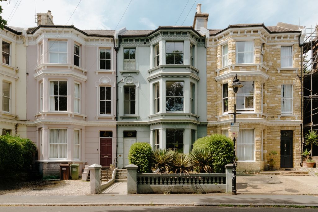 Property photo 2 of 28 Croft-Hastings-Lowerparkroad-Exterior-2*