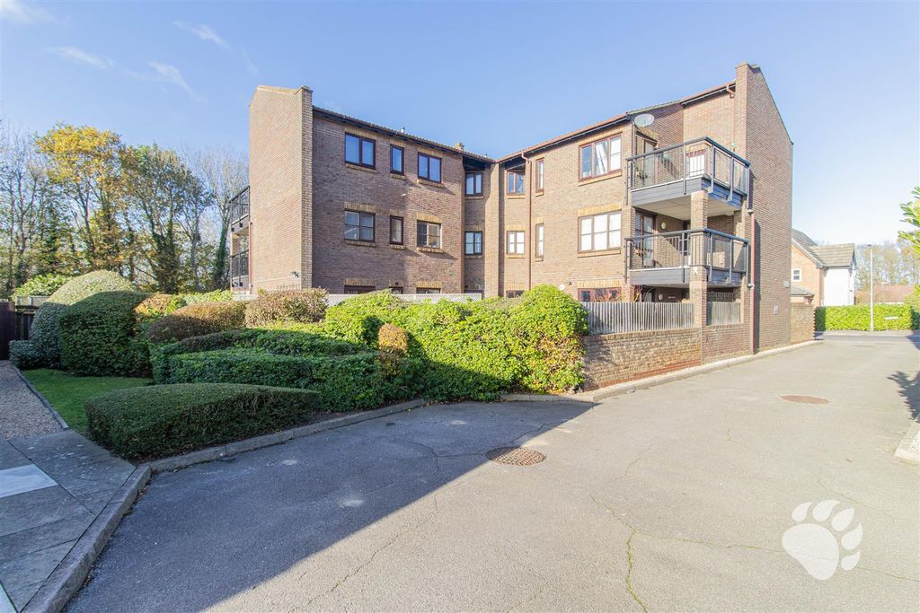 Property photo 1 of 16 Front