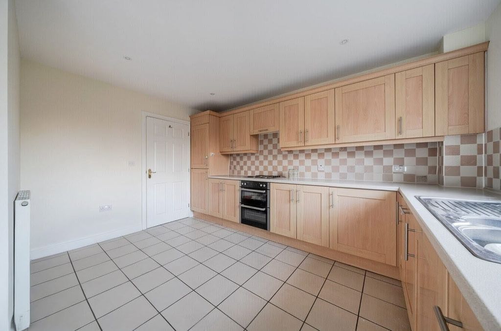 Property photo 3 of 22 Kitchen Eastfield 1.Jpeg