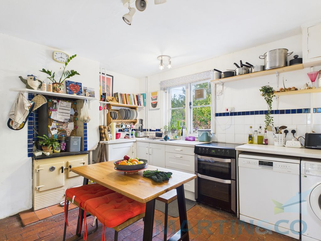 Property photo 3 of 12 Cam01059G0-Pr0319-Still004