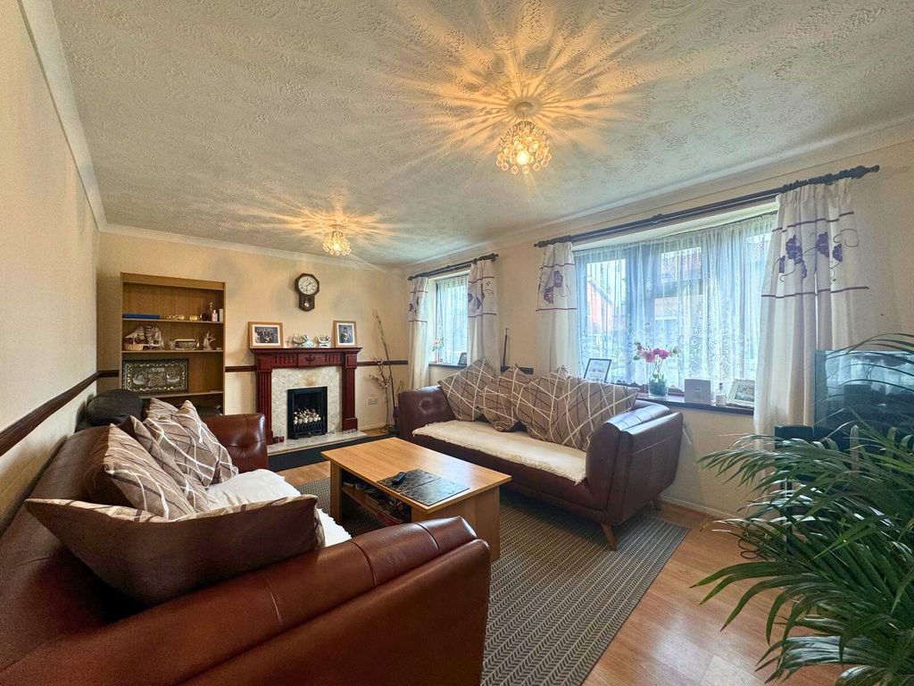 Property photo 3 of 14