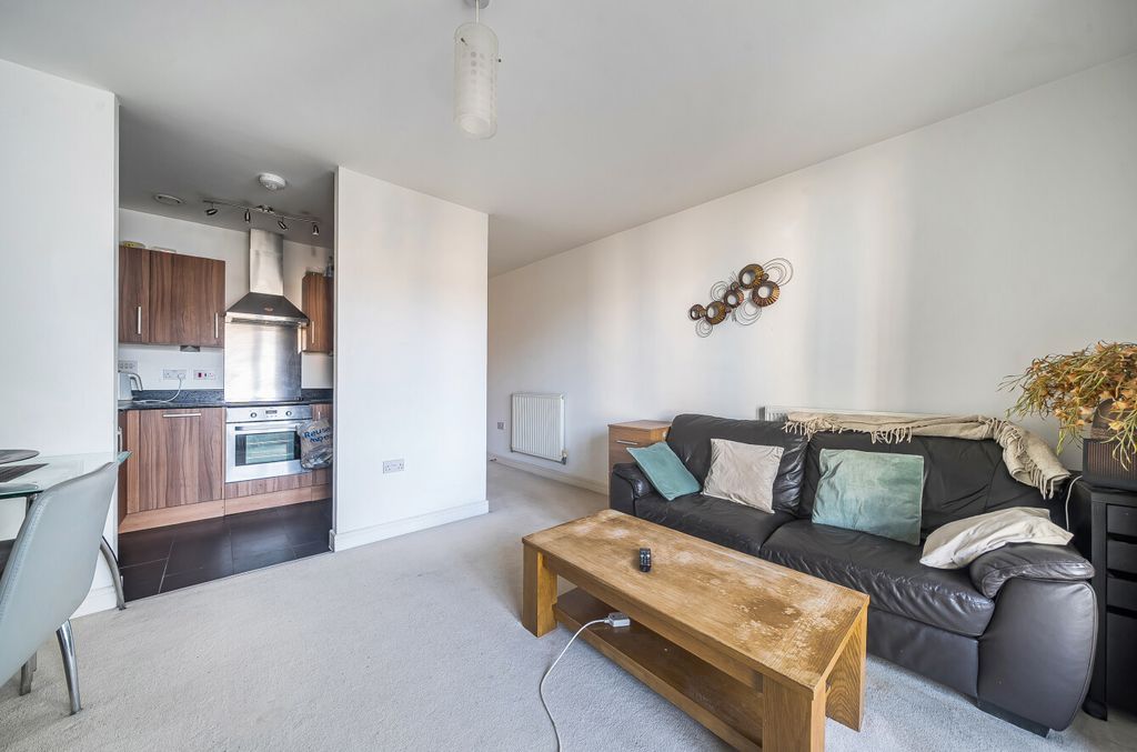 Property photo 3 of 9 1429041-15-69B9Aa...