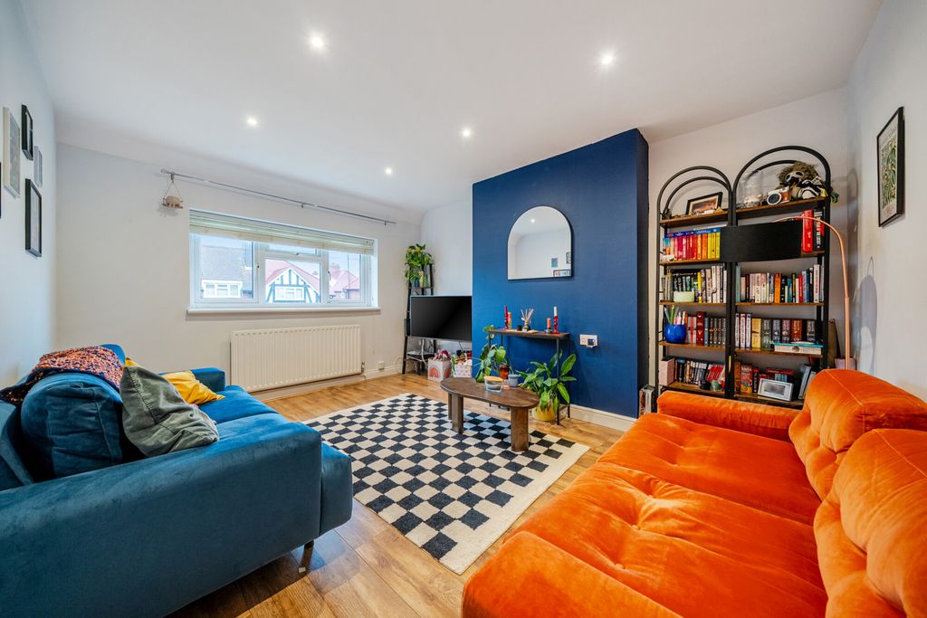 Property photo 1 of 19 Reception