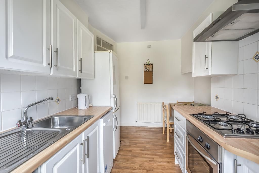 Property photo 2 of 10 Kitchen