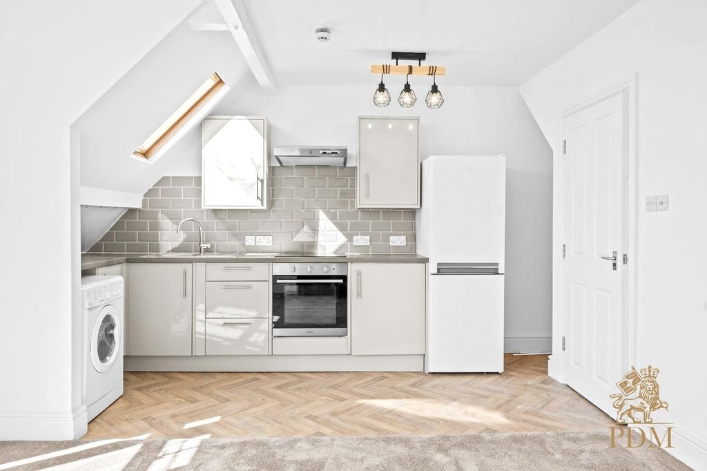 Property photo 3 of 12 Flat 3, 4 Mapperely Park Drive Nottingham, Ng3 5Bx
