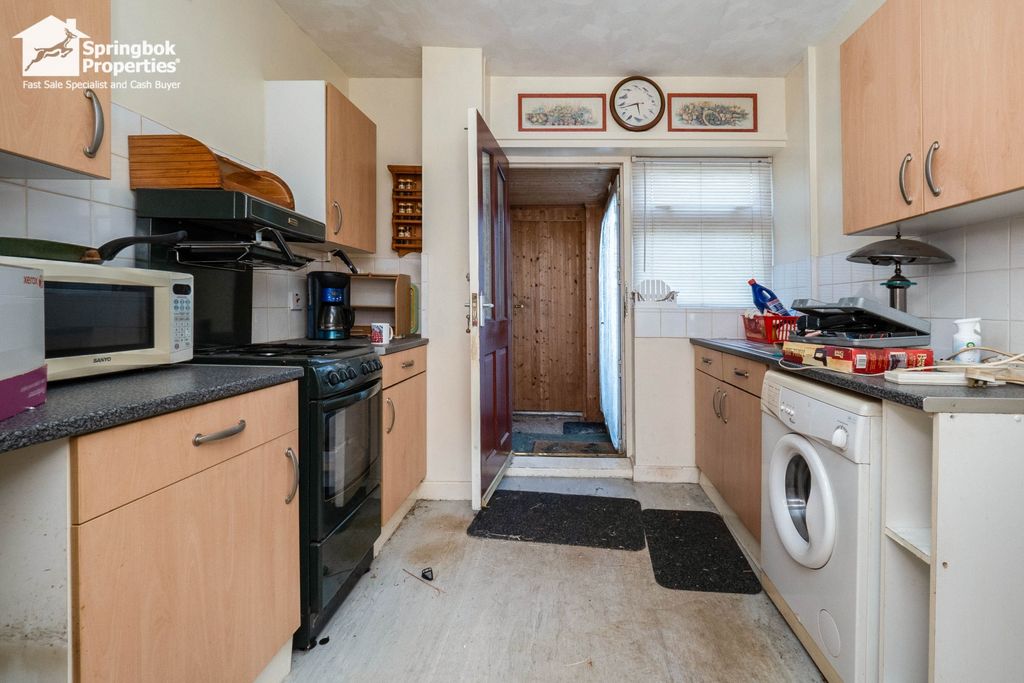Property photo 3 of 9 2