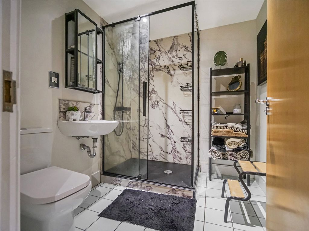 Property photo 3 of 21 Picture No. 10