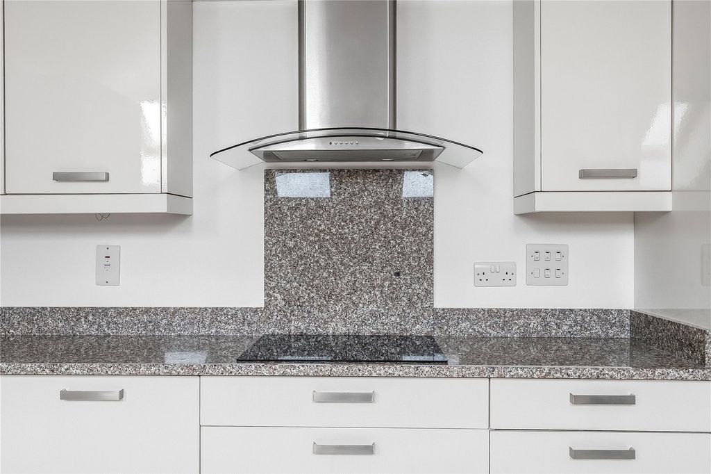 Additional image 14 of 3 bed flat for saleWest Hill, Oxted, Surrey RH8