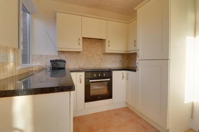 Property photo 2 of 11 Kitchen