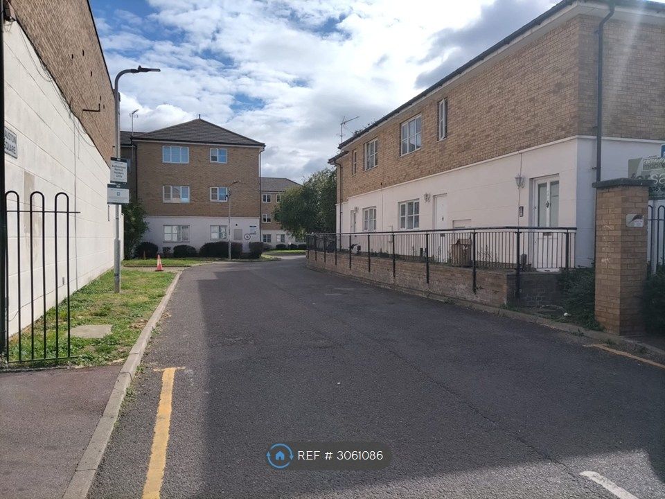 Property photo 2 of 18
