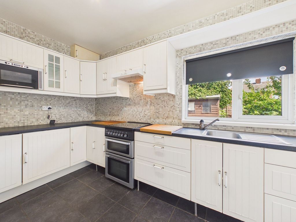 Property photo 2 of 16 Kitchen