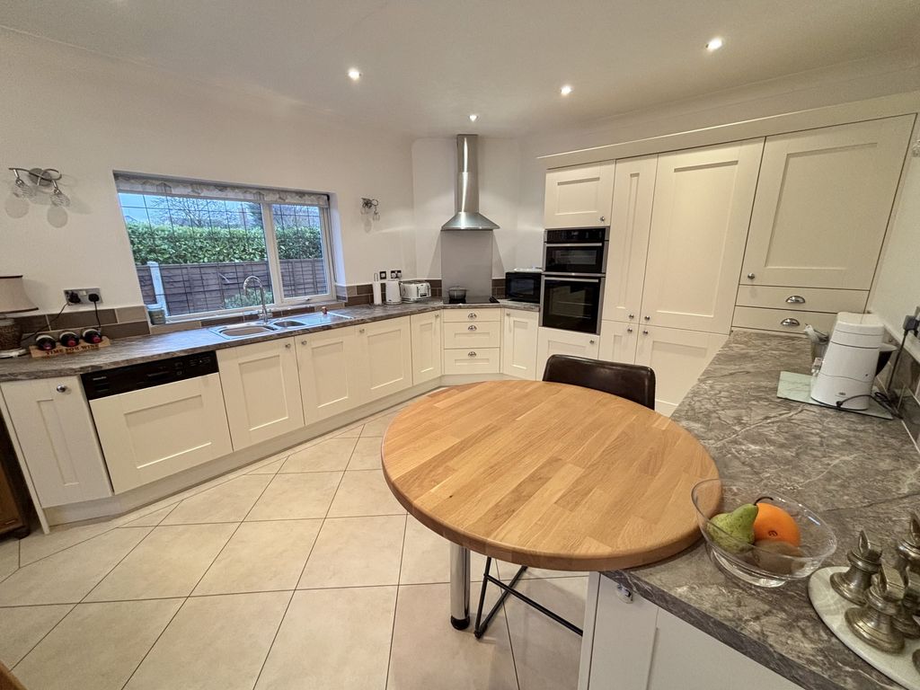 Property photo 2 of 26