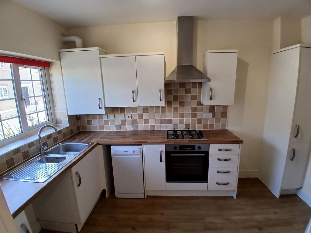 Property photo 3 of 24 32 Mr.....Jpg