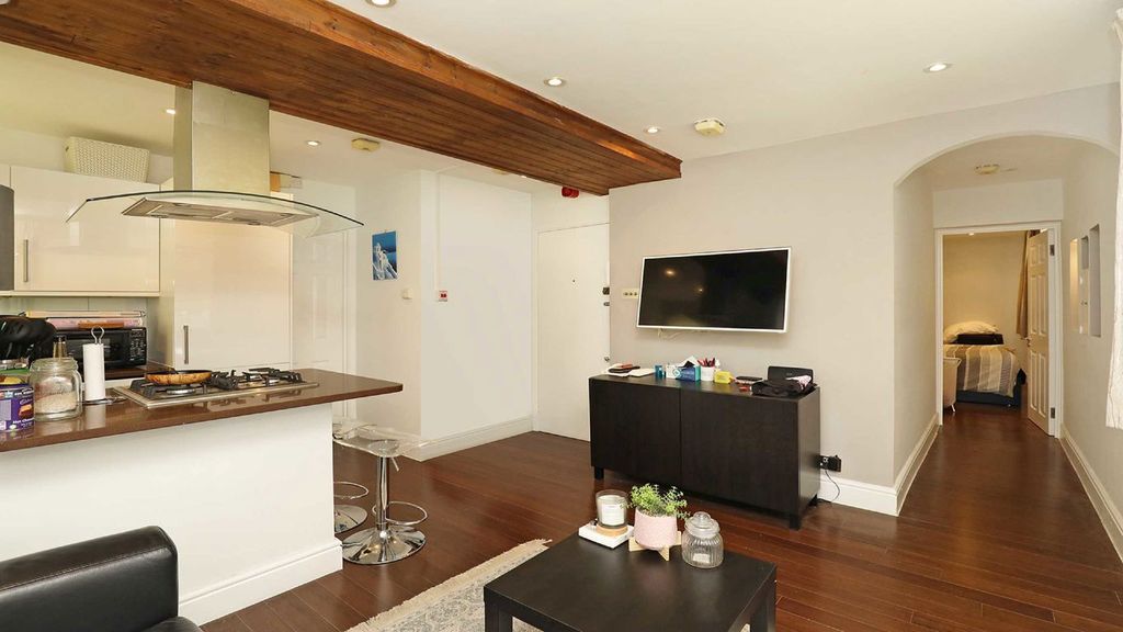 Property photo 2 of 6