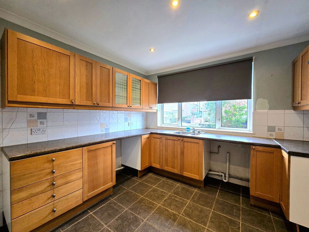 Property photo 2 of 22 Kitchen