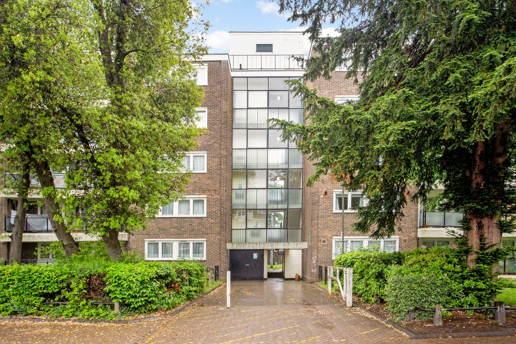 Property photo 2 of 22 Flat 16 280151 (3)