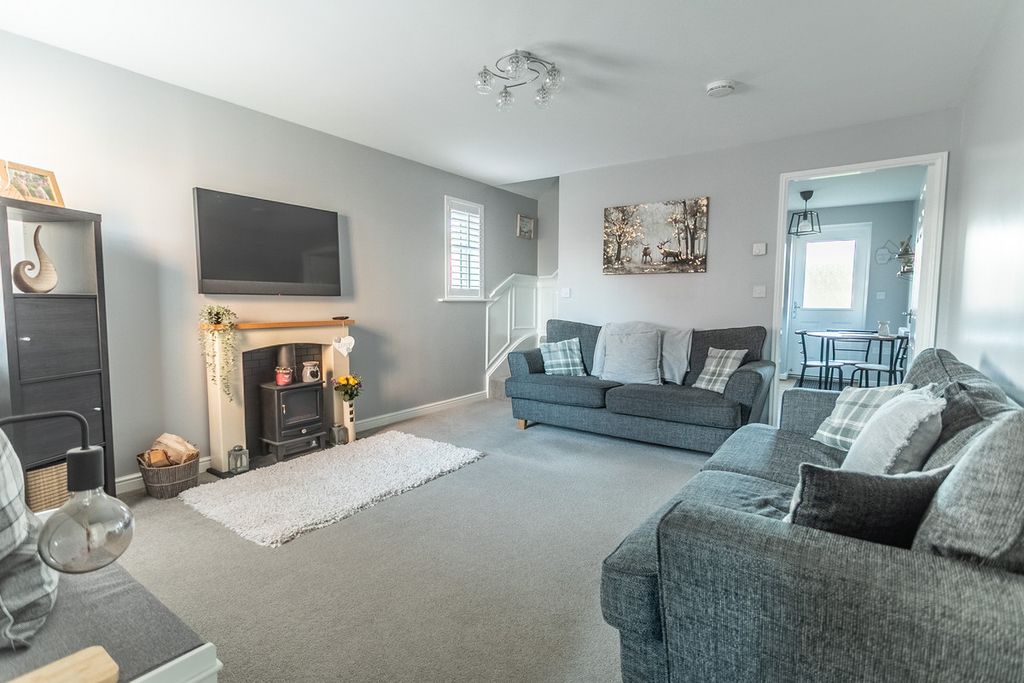 Property photo 3 of 25