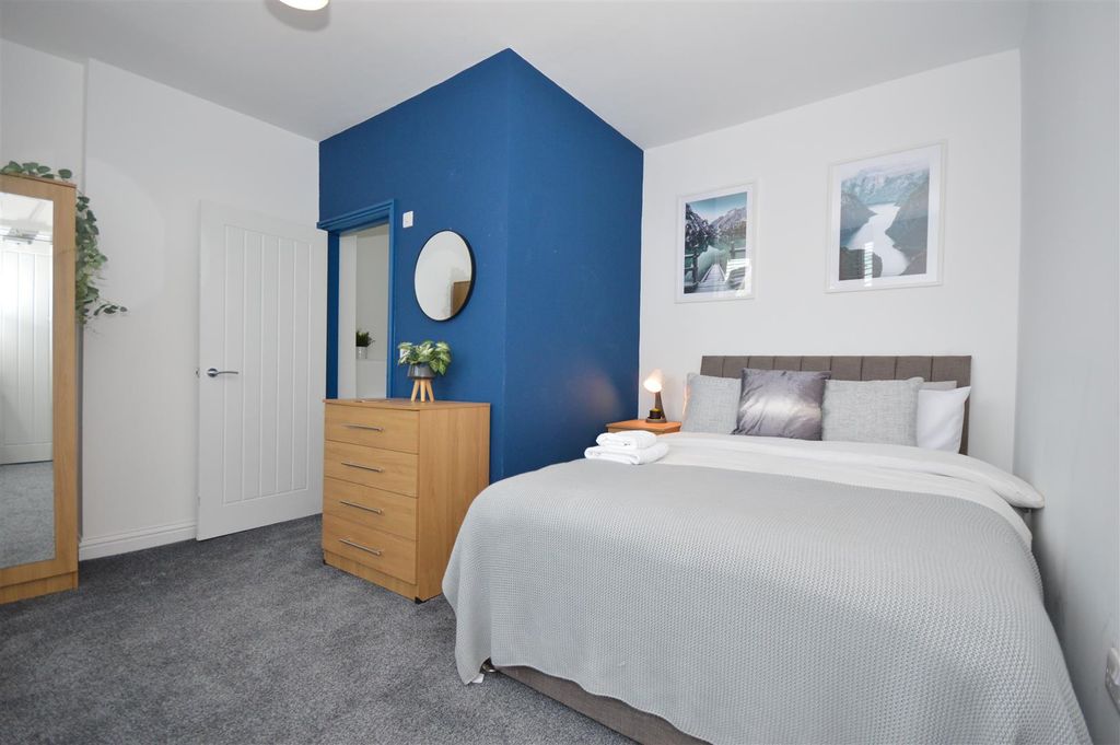 Property photo 1 of 15 Bedroom 1 - 1.Jpg