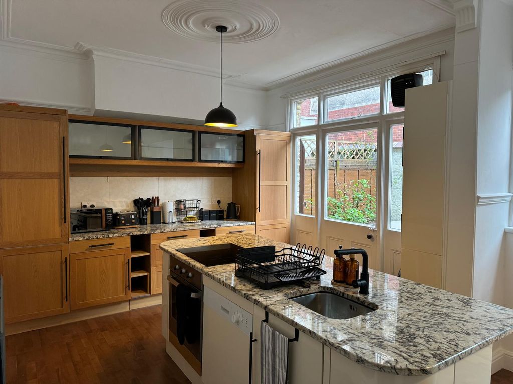 Property photo 3 of 38 3