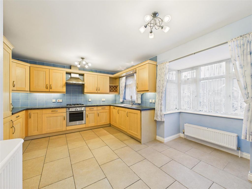 Property photo 3 of 14 Cam03303G0-Pr0301-Still010.Jpg