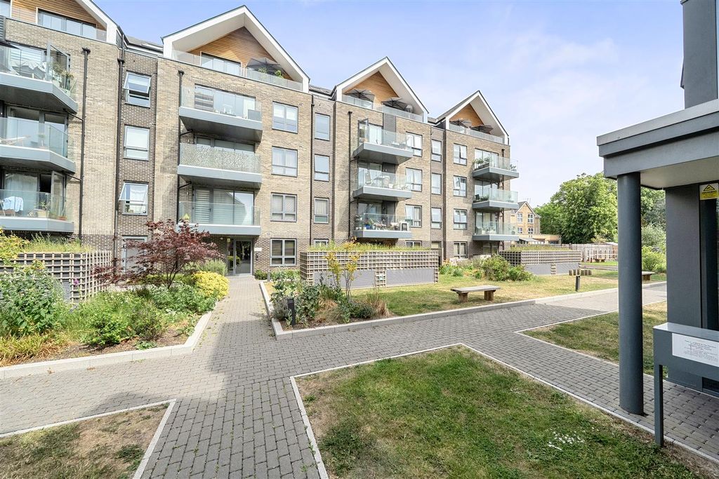 Property photo 1 of 14 1469592-22-6A188Ced722cc.Jpg