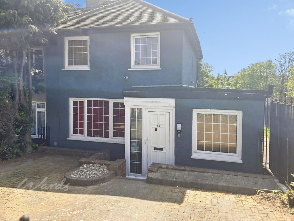 Property photo 1 of 12 Woodstock Front