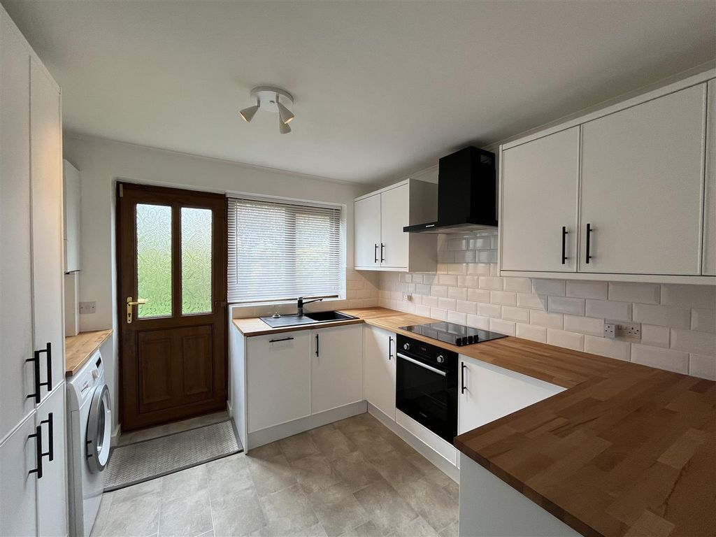 Property photo 2 of 14 Dining Kitchen