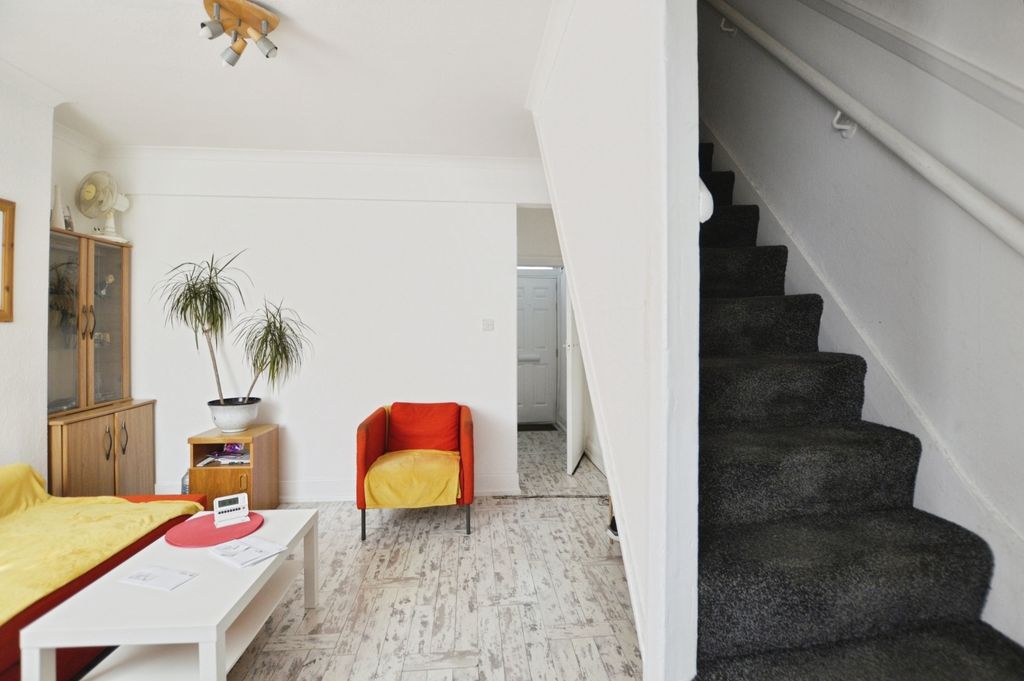 Property photo 2 of 7 Pbox-Img.Jpg