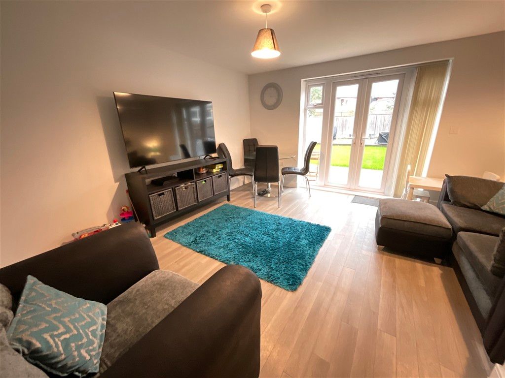 Property photo 3 of 12 Lounge