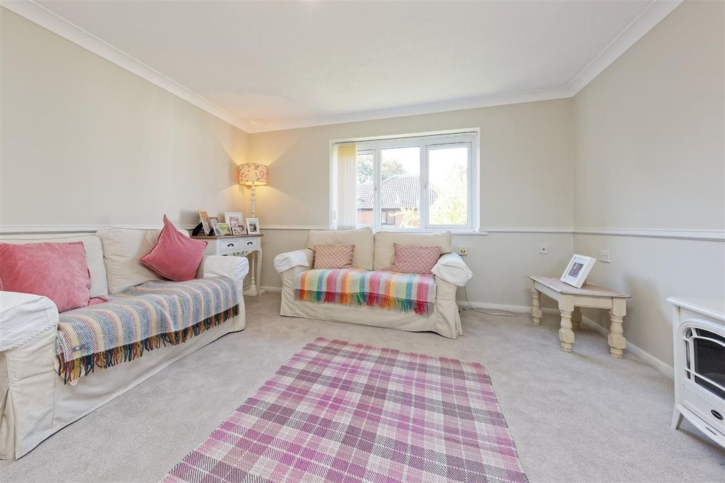 Property photo 3 of 12