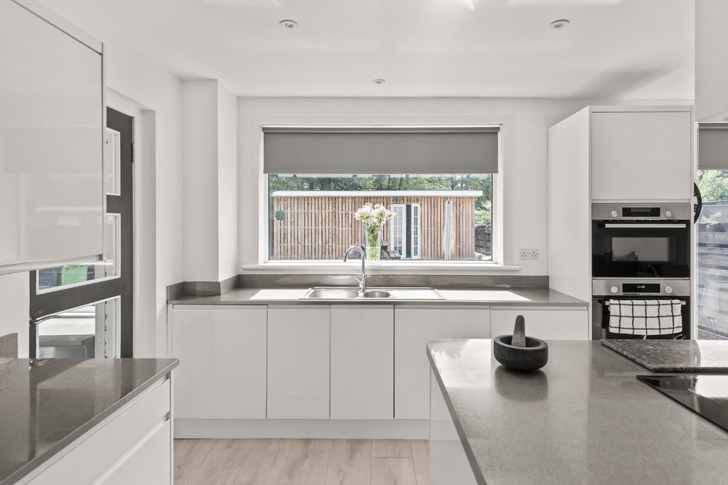 Property photo 3 of 28 5293578