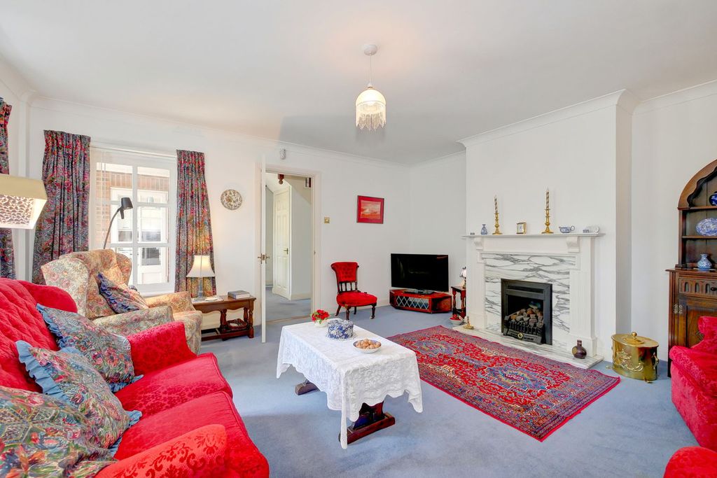 Property photo 3 of 46