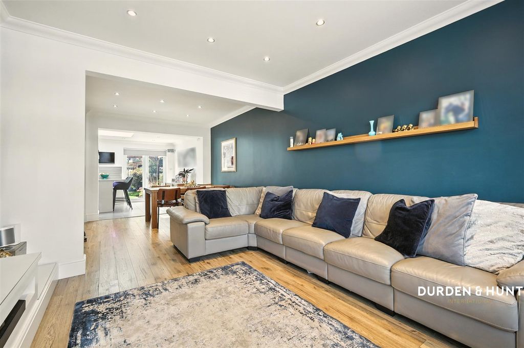 Property photo 3 of 17 Grosvenor Road