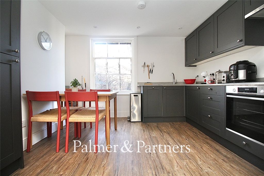 Property photo 2 of 18 Picture No. 26