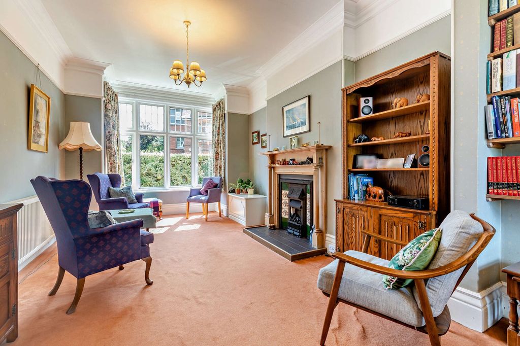 Property photo 3 of 25 Sitting Room