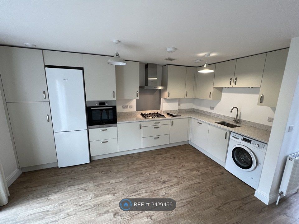 Property photo 2 of 7 Kitchen