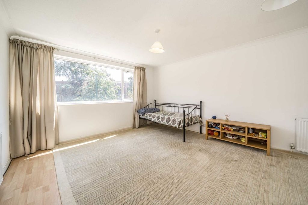 Property photo 2 of 6