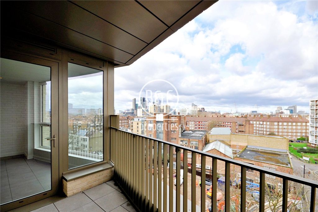 Property photo 2 of 18 Picture No. 23