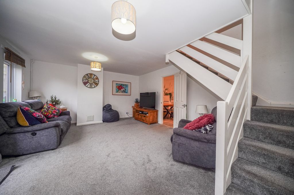 Property photo 3 of 15 1-Welland-Road-1013